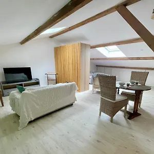 https://les-vieux-platanes.aixenprovencehotels.org